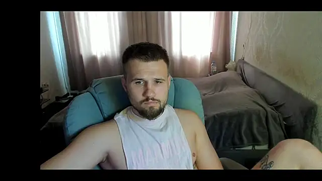 Snapshot of Vladik_b chatting on July 1, 8:49 am Vladik b online show from July 1, 8:49 am