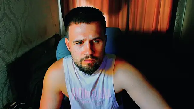 Snapshot of Vladik_b chatting on July 3, 8:54 am Vladik b online show from July 3, 8:54 am