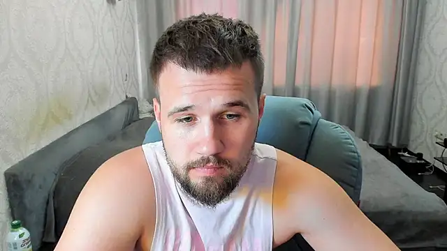 Snapshot of Vladik_b chatting on July 5, 9:27 am Vladik b online show from July 5, 9:27 am