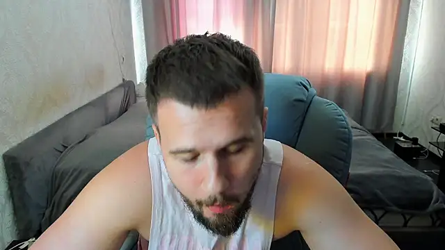 Snapshot of Vladik_b chatting on July 6, 10:34 am Vladik b online show from July 6, 10:34 am
