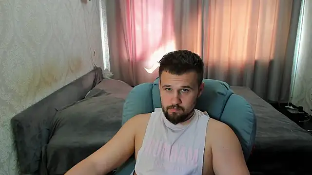Snapshot of Vladik_b chatting on July 10, 9:01 am Vladik b online show from July 10, 9:01 am
