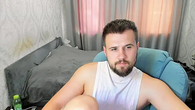 Snapshot of Vladik_b chatting on July 12, 8:27 am Vladik b online show from July 12, 8:27 am
