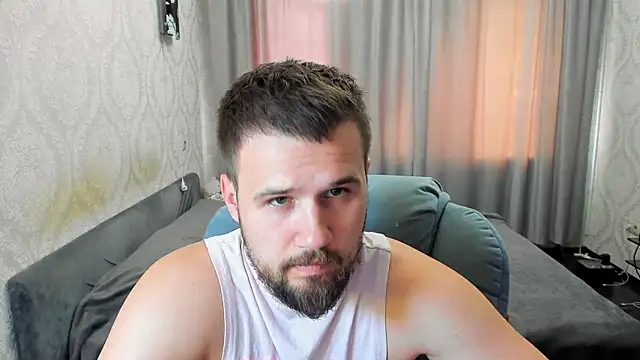Snapshot of Vladik_b chatting on July 13, 9:01 am Vladik b online show from July 13, 9:01 am