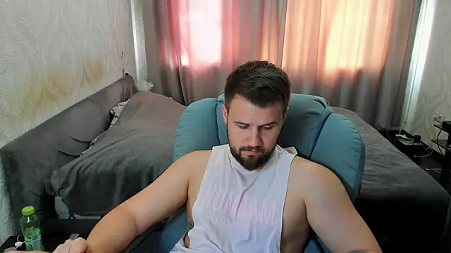 Snapshot of Vladik_b chatting on July 14, 9:14 am Vladik b online show from July 14, 9:14 am