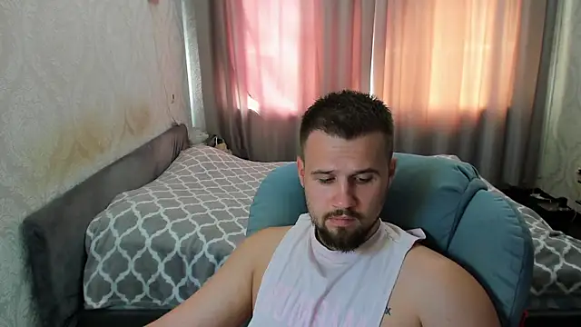 Snapshot of Vladik_b chatting on July 24, 9:29 am Vladik b online show from July 24, 9:29 am