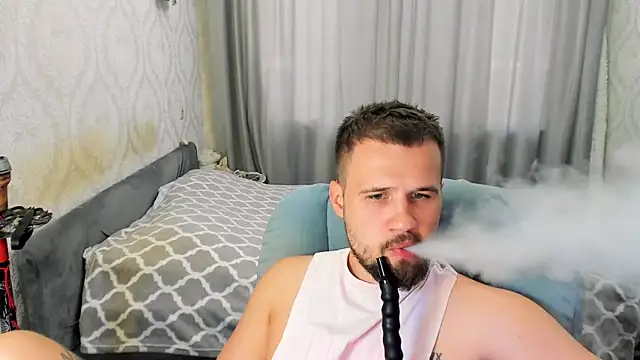 Snapshot of Vladik_b chatting on July 30, 5:12 pm Vladik b online show from July 30, 5:12 pm