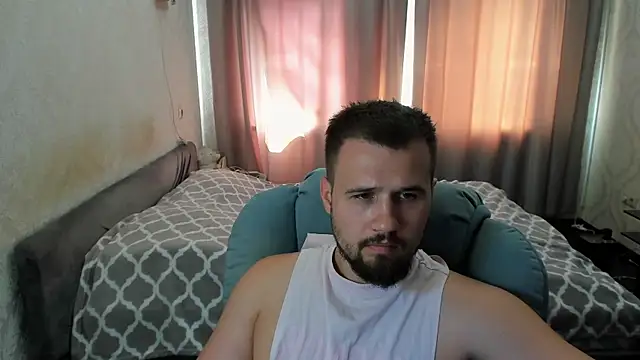 Snapshot of Vladik_b chatting on July 31, 9:30 am Vladik b online show from July 31, 9:30 am