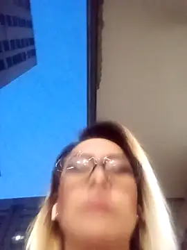 Snapshot of CandieGilson__ chatting on September 12, 10:37 am CandieGilson   online show from September 12, 10:37 am