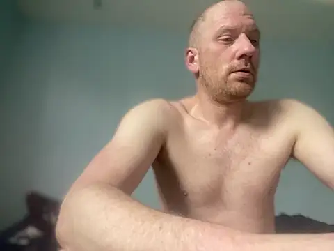 Snapshot of Krzysiekg123 chatting on February 27, 8:06 am Krzysiekg123 online show from February 27, 8:06 am