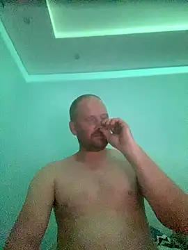 Snapshot of Krzysiekg123 chatting on October 12, 9:25 pm Krzysiekg123 online show from October 12, 9:25 pm