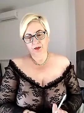 Snapshot of Pumabionda chatting on May 17, 9:11 pm Pumabionda online show from May 17, 9:11 pm