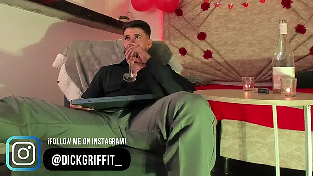 Snapshot of DickGriffith_ chatting on February 15, 8:22 am DickGriffith online show from February 15, 8:22 am