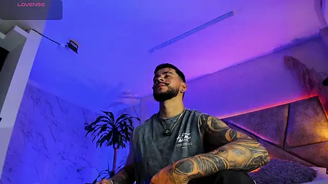 Snapshot of DickGriffith_ chatting on October 4, 12:47 pm DickGriffith online show from October 4, 12:47 pm