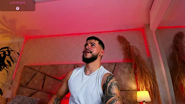 Snapshot of DickGriffith_ chatting on November 6, 7:48 pm DickGriffith online show from November 6, 7:48 pm