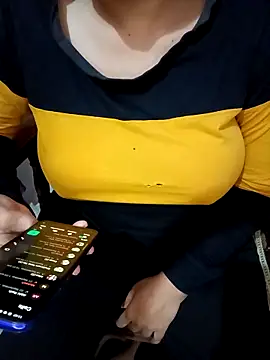 Snapshot of Mannat-222 chatting on November 24, 6:18 pm Mannat-222 online show from November 24, 6:18 pm