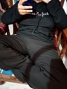 Snapshot of Mannat-222 chatting on December 1, 5:29 pm Mannat-222 online show from December 1, 5:29 pm