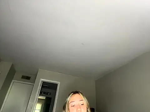 Snapshot of angelicasn0w chatting on September 11, 4:07 pm angelicasn0w online show from September 11, 4:07 pm