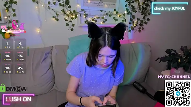 Snapshot of Chio_Mio chatting on September 17, 2:02 am Chio Mio online show from September 17, 2:02 am
