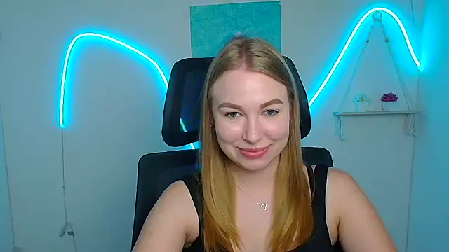 Snapshot of Dana_flowers chatting on July 9, 6:50 am Dana flowers online show from July 9, 6:50 am