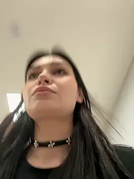 lunalovelee online show from March 5, 11:17 am