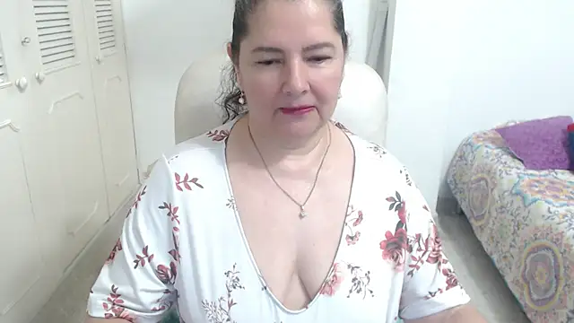 Snapshot of leonela_69 chatting on May 8, 12:49 am leonela 69 online show from May 8, 12:49 am