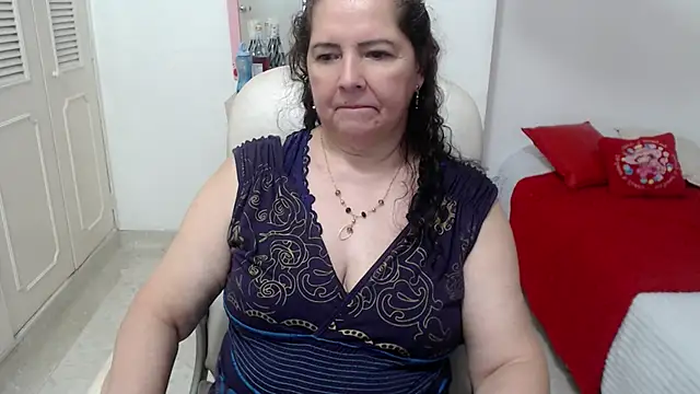 Snapshot of leonela_69 chatting on June 6, 10:53 am leonela 69 online show from June 6, 10:53 am