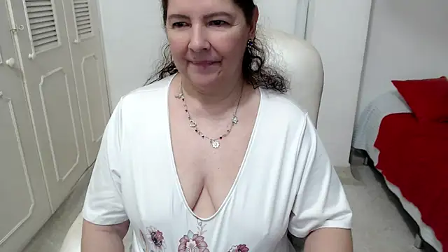 Snapshot of leonela_69 chatting on June 11, 3:37 am leonela 69 online show from June 11, 3:37 am