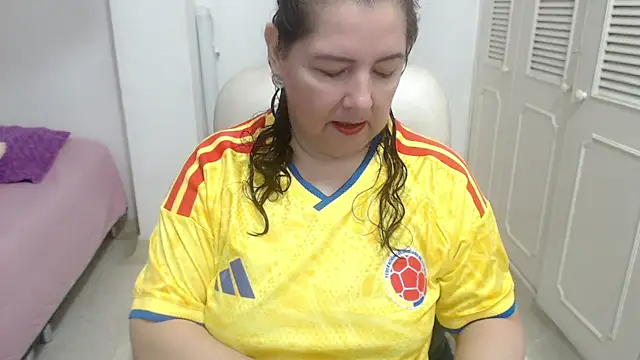 Snapshot of leonela_69 chatting on July 3, 10:05 pm leonela 69 online show from July 3, 10:05 pm