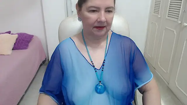 Snapshot of leonela_69 chatting on July 6, 10:34 pm leonela 69 online show from July 6, 10:34 pm