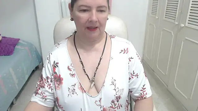 Snapshot of leonela_69 chatting on July 14, 11:43 pm leonela 69 online show from July 14, 11:43 pm