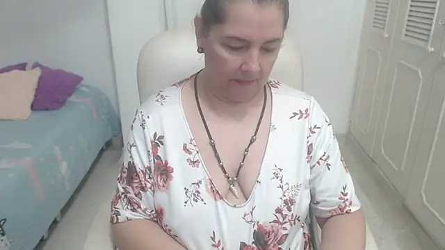 Snapshot of leonela_69 chatting on July 15, 11:54 pm leonela 69 online show from July 15, 11:54 pm
