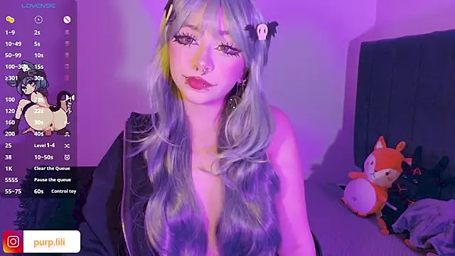 Snapshot of purplelilith3 chatting on May 23, 6:18 am purplelilith3 online show from May 23, 6:18 am