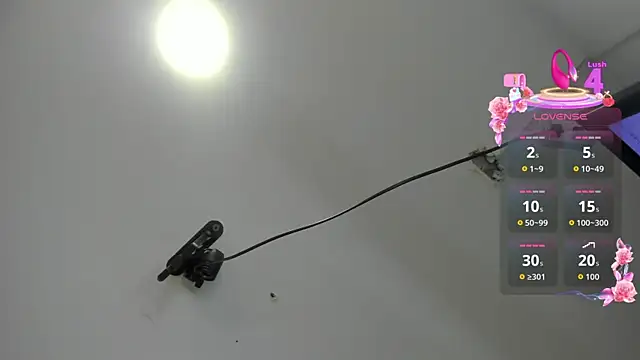 Snapshot of EmiliaRose_ chatting on May 9, 9:20 pm EmiliaRose online show from May 9, 9:20 pm