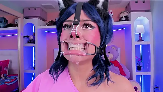 miss   megan online show from February 3, 6:40 am