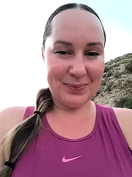 Snapshot of Mona_Plus chatting on September 11, 6:19 pm Mona Plus online show from September 11, 6:19 pm