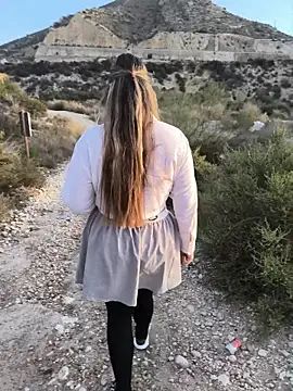 Snapshot of Mona_Plus chatting on October 16, 6:47 am Mona Plus online show from October 16, 6:47 am