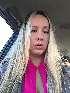 Snapshot of Mona_Plus chatting on November 10, 7:51 am Mona Plus online show from November 10, 7:51 am