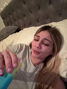 Snapshot of skyemorgan01 chatting on March 3, 12:06 am skyemorgan01 online show from March 3, 12:06 am