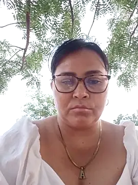 promiscuous-indecent-momm online show from February 21, 10:59 pm