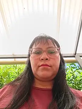 Snapshot of promiscuous-indecent-momm chatting on May 26, 2:24 pm promiscuous-indecent-momm online show from May 26, 2:24 pm