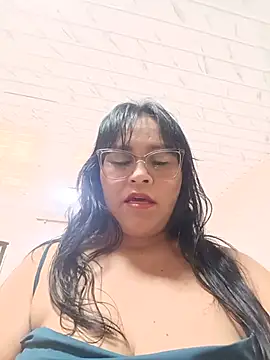 Snapshot of promiscuous-indecent-momm chatting on July 12, 2:52 pm promiscuous-indecent-momm online show from July 12, 2:52 pm