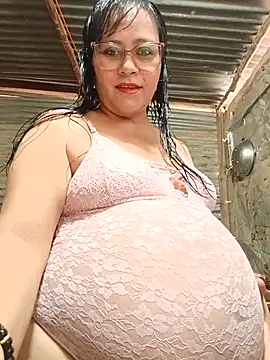 Snapshot of promiscuous-indecent-momm chatting on July 18, 8:56 pm promiscuous-indecent-momm online show from July 18, 8:56 pm