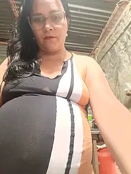 Snapshot of promiscuous-indecent-momm chatting on July 19, 9:18 pm promiscuous-indecent-momm online show from July 19, 9:18 pm