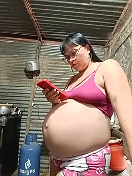 Snapshot of promiscuous-indecent-momm chatting on July 28, 8:52 pm promiscuous-indecent-momm online show from July 28, 8:52 pm