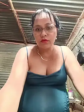 Snapshot of promiscuous-indecent-momm chatting on July 31, 8:52 pm promiscuous-indecent-momm online show from July 31, 8:52 pm
