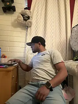 guajiro276565 online show from March 4, 9:43 pm