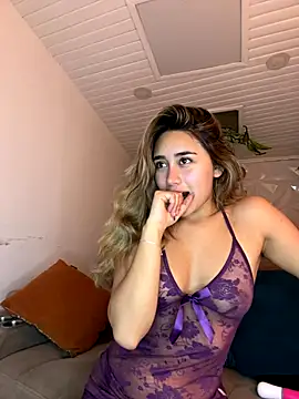 Snapshot of Hornyholly__ chatting on January 6, 9:07 pm Hornyholly online show from January 6, 9:07 pm