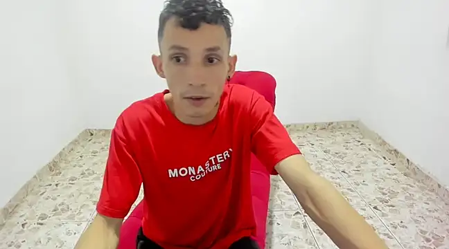 Snapshot of Isak_Millan chatting on March 4, 1:12 am Isak Millan online show from March 4, 1:12 am