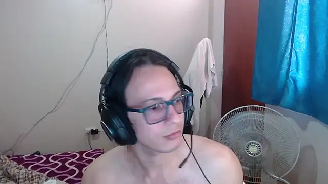 cholitohermoso online show from March 12, 8:20 pm