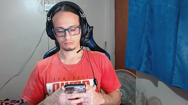 cholitohermoso online show from March 23, 3:54 am